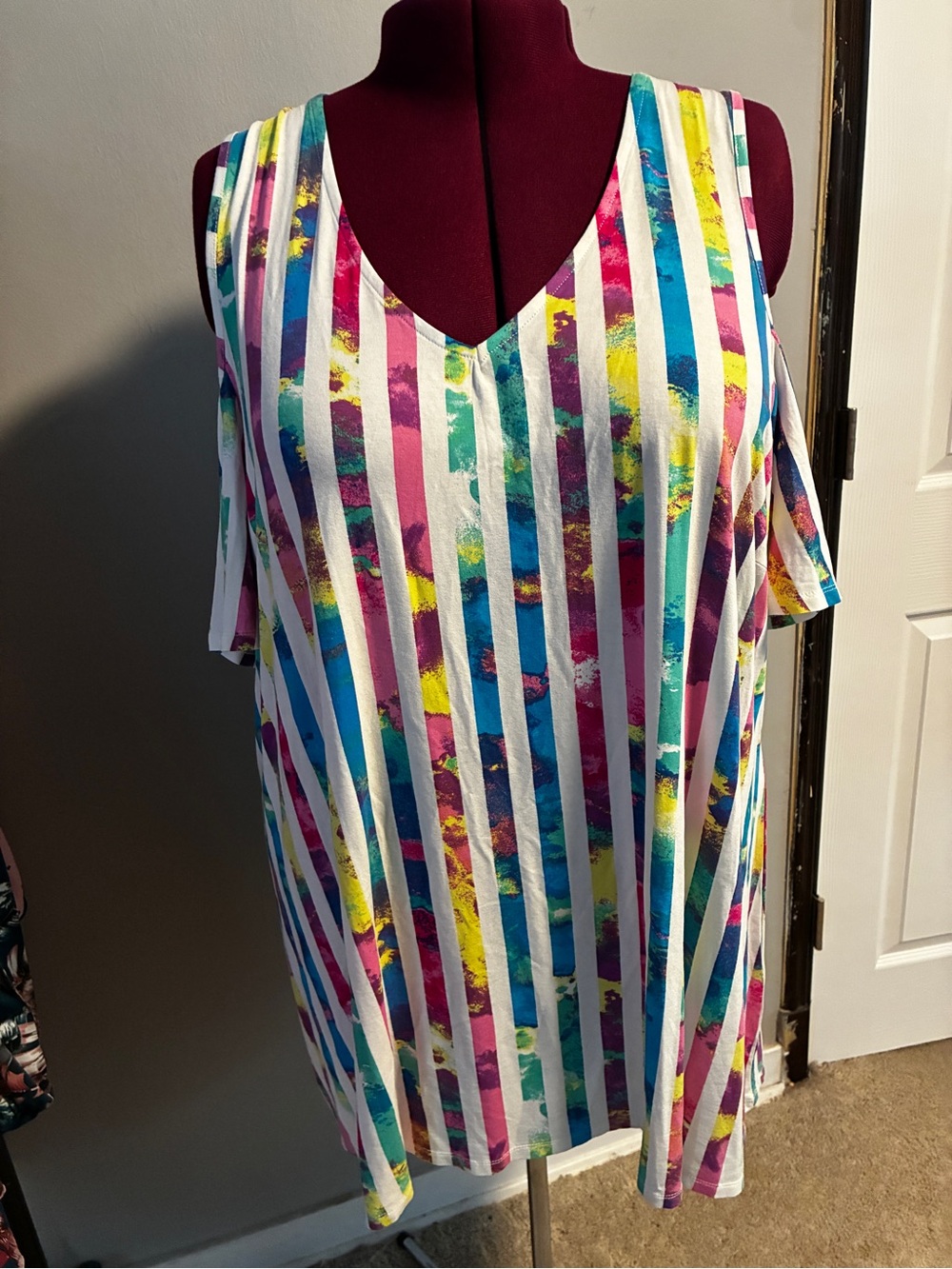 Avenue Women’s Multicolor Stripe Cold-Shoulder V-Neck Top